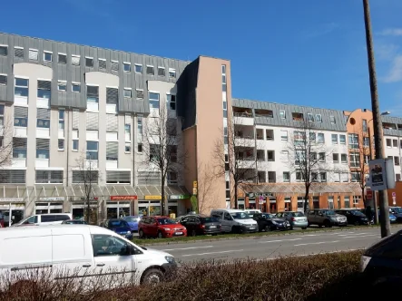 Ansicht - Büro/Praxis mieten in Zwickau - Büro mit Archiv im Zwickauer Norden an frequentierter Hauptstraße mieten