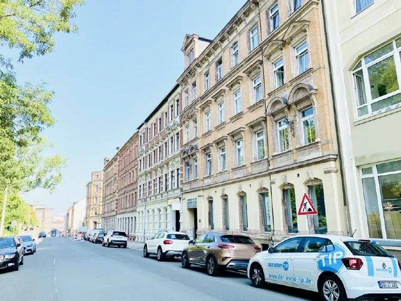 Objektansicht Straßenseite und Umfeld - Büro/Praxis mieten in Chemnitz - voll möbliertes Büro in der Innenstadt Chemnitz mieten - sofort verfügbar