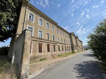 Ansicht - Büro/Praxis kaufen in Großenhain - historische Kaserne mit Denkmalschutz zum Gewerbeobjekt entwickeln