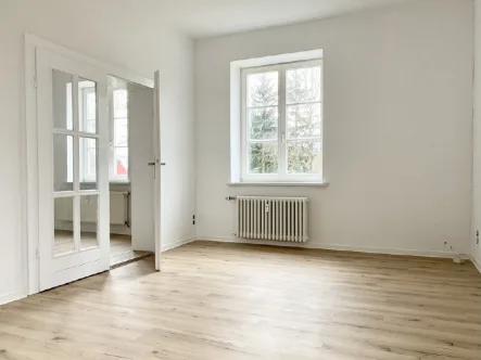 Schlafzimmer - Wohnung mieten in Chemnitz - frisch renovierte 3-Raumwohnung mit Tageslichtbad am Zeisigwald mieten - sofort verfügbar