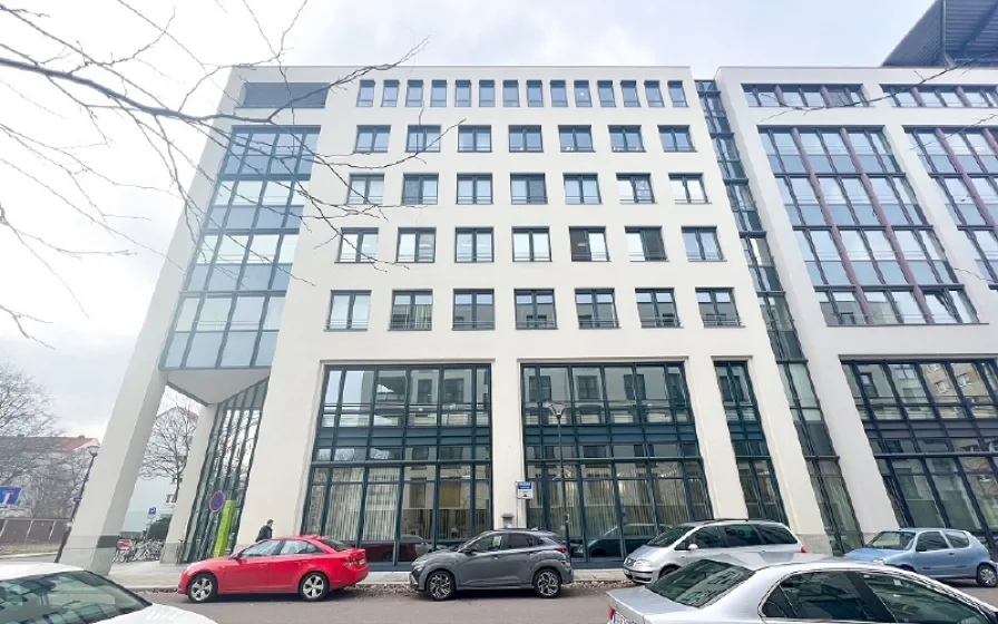 Gebäudeansicht neu - Büro/Praxis mieten in Dresden - Beste Aussichten | Rund 350 m² Bürofläche in Dresdner Innenstadt zur Miete