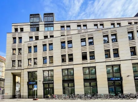 Gebäudeansicht - Büro/Praxis mieten in Dresden - Beste Innenstadtlage von Dresden | Büro mit Terrasse direkt am Altmarkt zur Miete