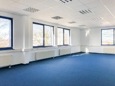 Innenansicht - Büro/Praxis mieten in Pirna - Bald verfügbar | Rund 400 m² Büro im Gewerbegebiet Pirna zur Miete