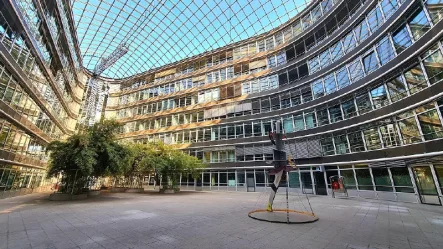 Atrium - Büro/Praxis mieten in Dresden - Zentrale Lage | Helle Bürofläche im Ammonhof - ab sofort - zur Miete!