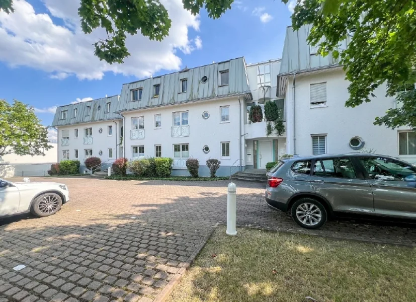 Außenansicht - Wohnung kaufen in Dresden - 3-Raum-Eigentumswohnung mit unverbautem Blick ins Kaitzbachtal zum Kauf!