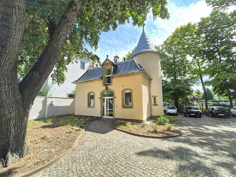 Gebäudeansicht - Büro/Praxis mieten in Dresden - Individuelle & moderne Bürofläche | Ehemaliges Kutscherhaus mit ca. 167 m² zur Miete