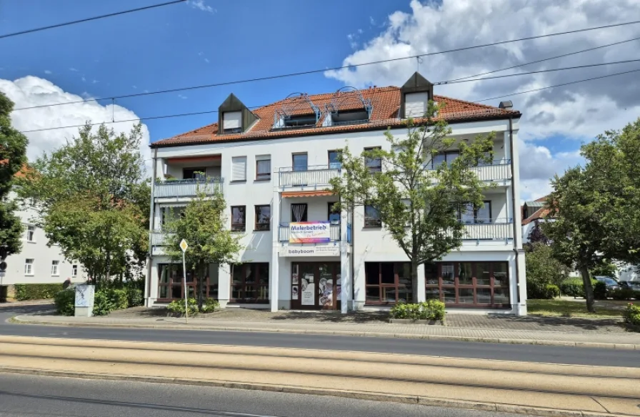 Straßenansicht - Halle/Lager/Produktion kaufen in Dresden - Vermieteter Laden in Dresden Dobritz | mit PKW Stellplatz | gute Sichtbarkeit