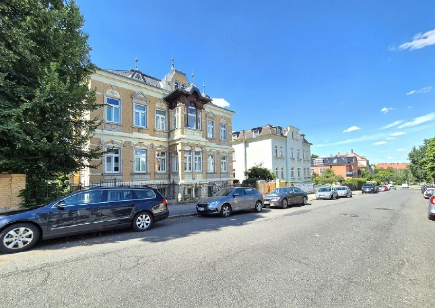 Straßenansicht - Büro/Praxis mieten in Dresden - Bürofläche mit bis zu 113 m² - in Stadtvilla - in Dresden Plauen ab sofort zur Miete!