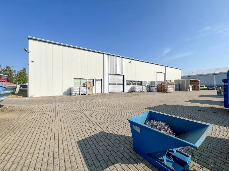 Rückseite - Halle/Lager/Produktion mieten in Döbeln - 930 m² Lager-/Produktionshalle mit Büro und 8t Kranbahn an der A14 zur Miete