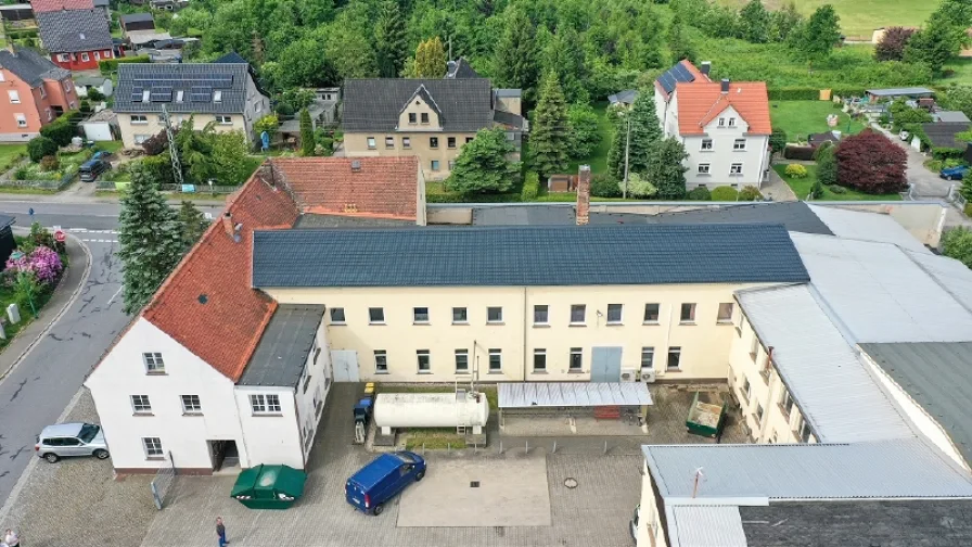 Gebäudeansicht - Halle/Lager/Produktion mieten in Ohorn - Autobahnnahes Lager- und Werkstattgebäude (B) mit Büro im Gewerbeareal zur Miete