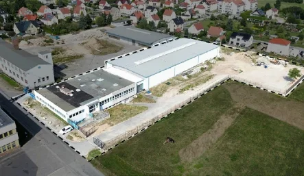 Außenansicht Areal - Grundstück kaufen in Großröhrsdorf - 7.200 m² Gewerbegrundstück bebaut mit 2.950 m² Hallen- und Lagerfläche unweit von Dresden zum Kauf!