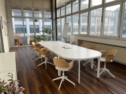 Besprechungsraum - Büro/Praxis mieten in Dresden - Dresden Striesen | Rund 200 m² Bürofläche mit Balkon im Striesen Center zur Miete