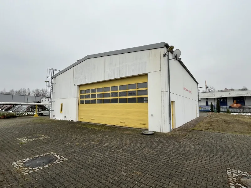 Ansicht - Grundstück kaufen in Mittelbach - Grundstück mit kleiner Halle mit Büro, Carports und Stellfläche kaufen