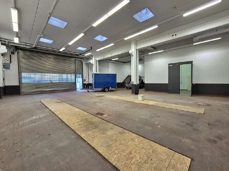 Innenansicht - Halle/Lager/Produktion mieten in Kesselsdorf - 547 m² Hallenfläche in Autobahnnähe mit Rolltor | Kesselsdorf bei Dresden!