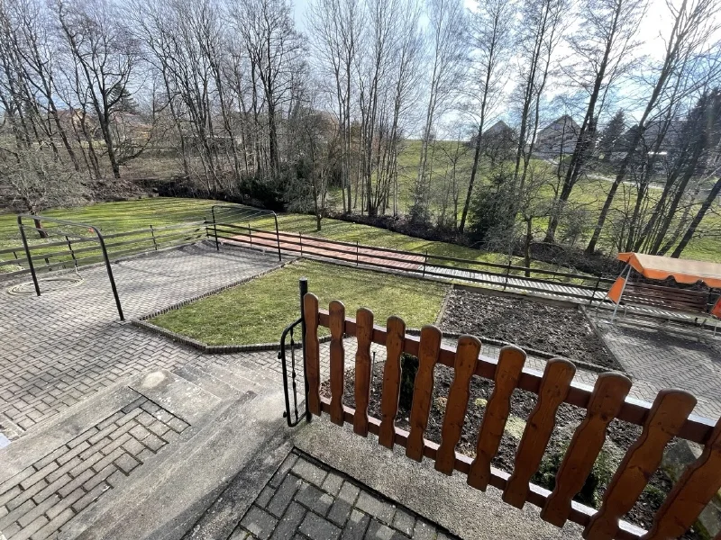 Zugang Terrasse und Garten