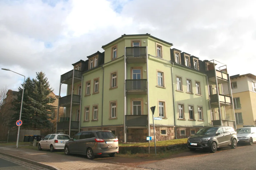 Haus - Wohnung kaufen in Freital - Wohnung mit Balkon und Weitblick...