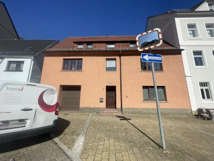 Hausansicht - Haus kaufen in Glashütte - Charmantes Einfamilienhaus im Zentrum von Glashütte