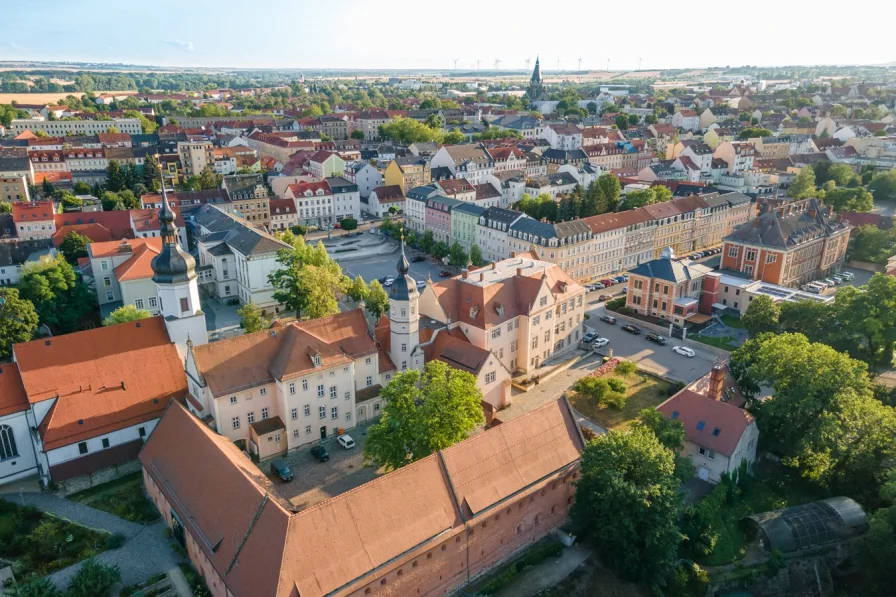 Luftbild Riesa - Zinshaus/Renditeobjekt kaufen in Riesa - Investoren aufgepasst! 2 teilsanierte MFH mit Entwicklungs- und Wertsteigerungspotenzial in Riesa.