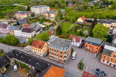 Luftbild_Objektansicht mit Umgebung - Zinshaus/Renditeobjekt kaufen in Werdau - Potential auf 10 % Rendite - einfach zu entwickelndes MFH - Denkmal neben Zwickau.