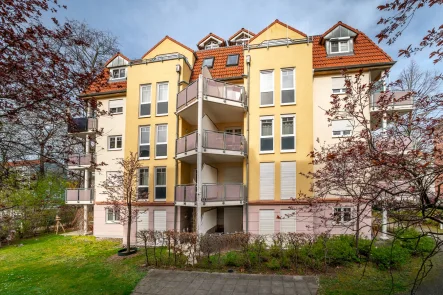 Rückansicht - Wohnung kaufen in Dresden - Top Investment in DD-Striesen: Portfolio mit 4 Whg. und 4 TG-Stellplätzen auf einer Etage.