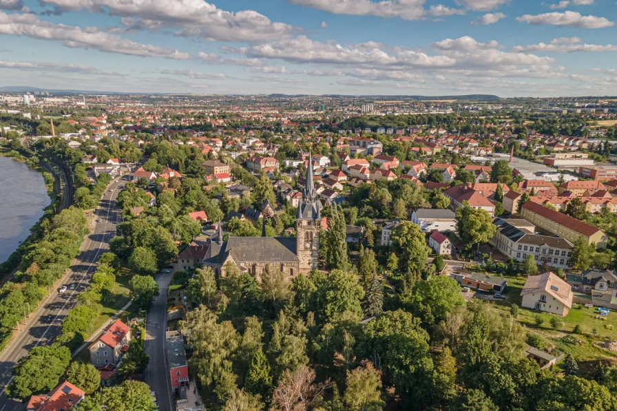 Luftbild Stadtteil - Wohnung kaufen in Dredsen - Eigener Garten (Sondernutzungsrecht), zwei Terrassen und TG-Stellplatz - Dresden-Briesnitz!