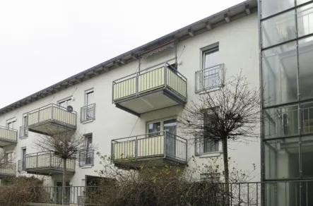 Bild... - Wohnung mieten in Freiberg - Ab 01.10.24 frei! Maisonette * Hübsche 3,5-Zi.-Whg. * 2.OG und DG * mit Balkon und Gäste-WC