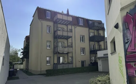 Bild... - Wohnung kaufen in Dresden - Ihre Kapitalanlage * Dresdner Neustadt – Hinterhaus * gemütliche 3-Zi.-Whg. im DG mit Balkon