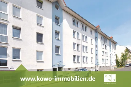 Titelbild - Zinshaus/Renditeobjekt kaufen in Leipzig - Großzügige 2,5-Zimmer-Wohnung mit Balkon!