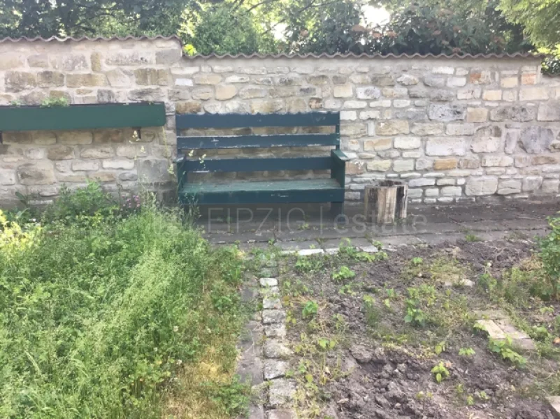 Gartenmauer - Haus kaufen in Großkorbetha - Das besondere Objekt mit viel Potenzial