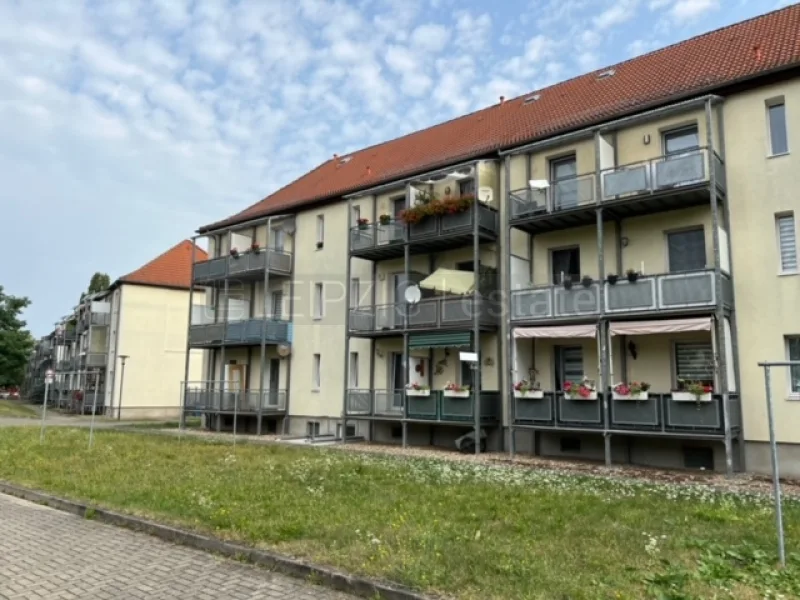 Rückseite - Wohnung kaufen in Bad Dürrenberg - Marktplatznähe von Bad Dürrenberg, kl. 2-Raum-Wg. m. Blk. - zur Eigennutzung oder Vermietung!