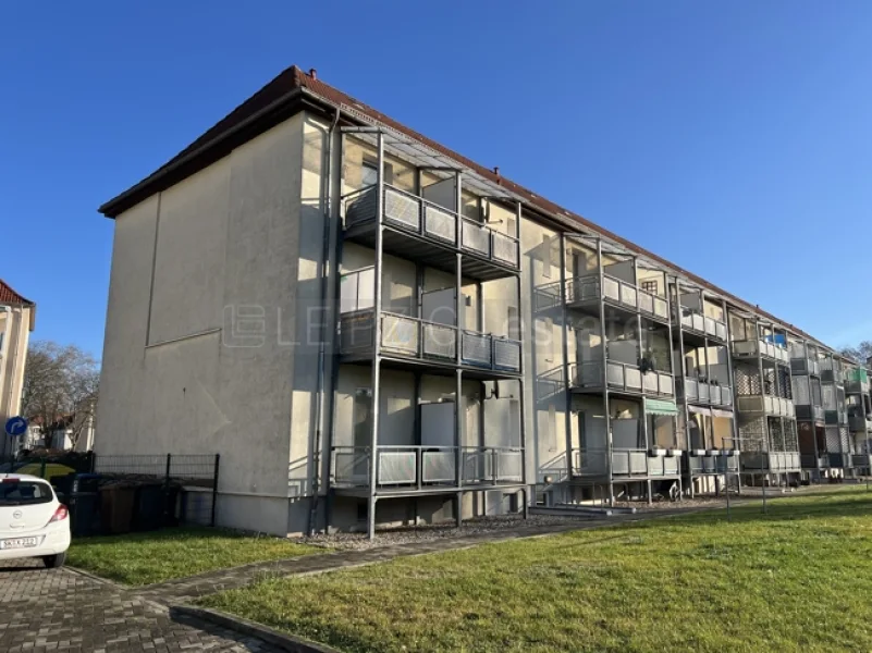  - Wohnung kaufen in Bad Dürrenberg - Marktplatznähe von Bad Dürrenberg, kl. 2-Raum-Wg. m. Blk. - zur Eigennutzung oder Vermietung!