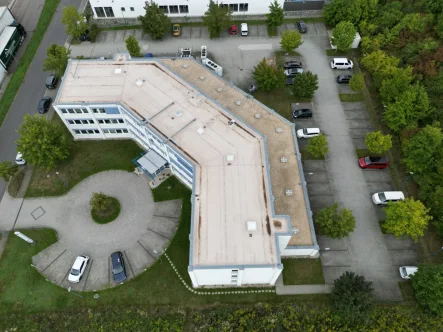 Luftbild / Parkplätze - Büro/Praxis mieten in Zwickau - ab 01.09.2023 mieten! hochwertige Büroflächen, Toplage, 75 Parkplätze