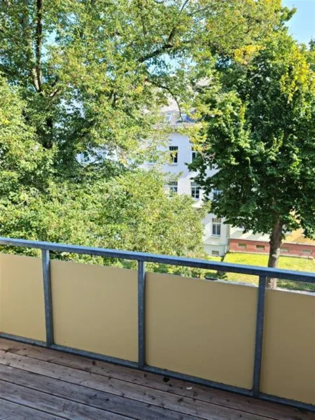 Blick vom Balkon - Wohnung mieten in Chemnitz - +++ Gemütliche 3 Raumwohnung mit Balkon im Musikerviertel +++