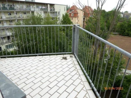 Balkon - Wohnung mieten in Zwickau - +++ Sie lieben Dachbalken? 4 Zimmer-Wohnung im Stadtzentrum mit Balkon +++