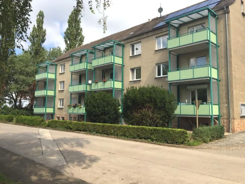 Außenansicht - Wohnung mieten in Bad Lauchstädt - +++ 1 Monat mietfrei! Helle 3 Raumwohnung mit Balkon +++