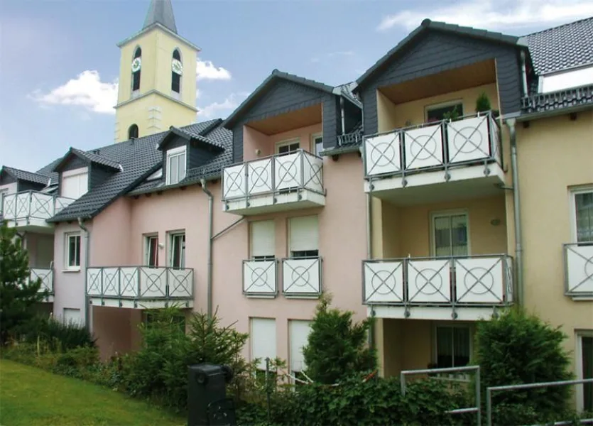 Außenansicht - Wohnung mieten in Schleiz - +++ Helle Single-Wohnung mit Terrasse +++