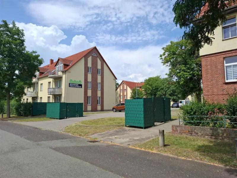 Außenansicht - Wohnung mieten in Genthin - +++ Gemütliche Dachgeschosswohnung mit Tageslichtbad +++