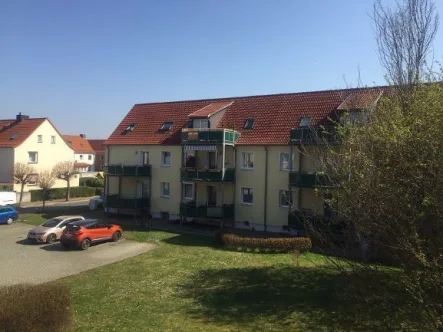 Hausansicht - Wohnung mieten in Halberstadt - +++ Helle 2-Raumwohnung mit Balkon und EBK +++