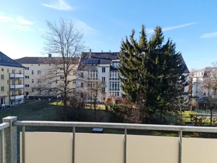 Balkonblick - Wohnung mieten in Chemnitz - +++ Gemütliche kleine Singlewohnung mit Balkon in ruhiger Lage +++