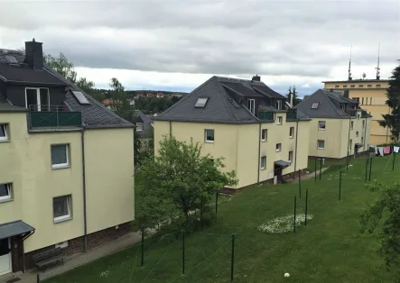 Außenansicht - Wohnung mieten in Mylau - +++ Frisch renovierte 3 Raumwohnung mit Balkon +++