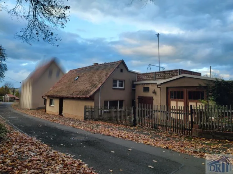 Totalansicht - Haus kaufen in Olbersdorf - Häuschen an der Kleinbahn