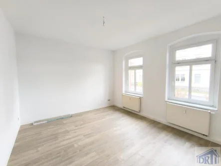 Wohnzimmer - Wohnung mieten in Zittau - Frisch renoviert am Westpark!