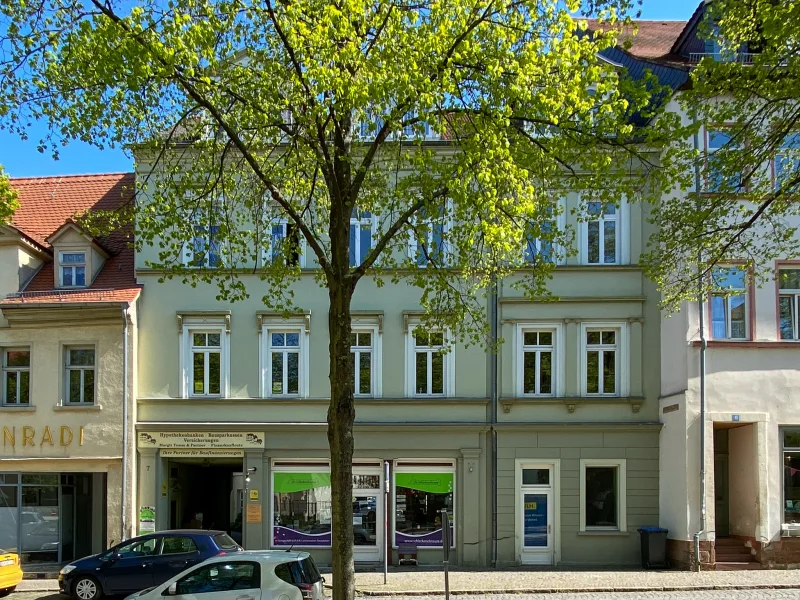 Außenansicht - Bild 1 - Wohnung mieten in Naumburg (Saale) - Zentrumsnahe 2-Raum-Wohnung in gepflegtem Wohn- und Geschäftshaus!