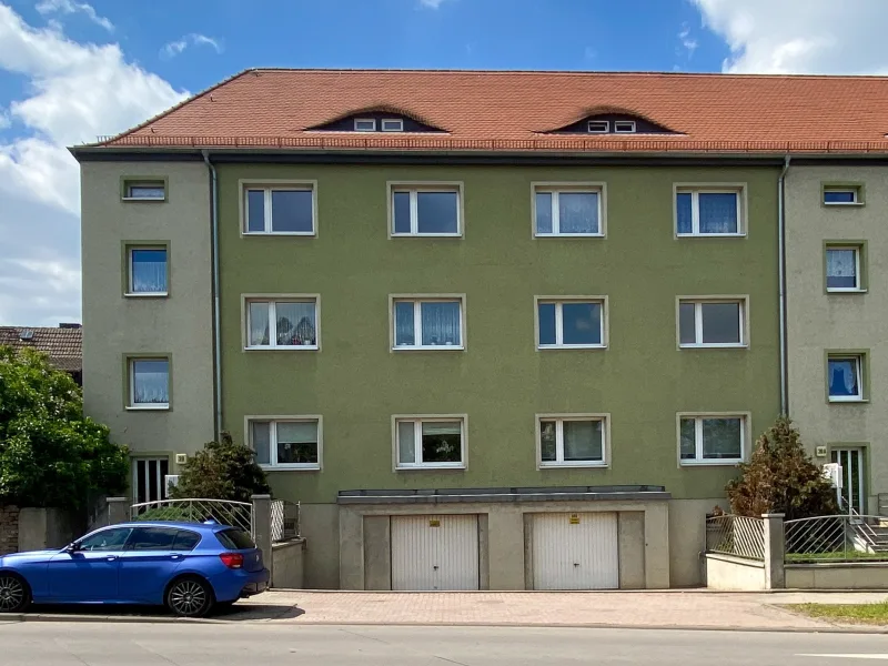 Außenansicht - Wohnung mieten in Naumburg (Saale) - 4-Raum-Wohnung mit Balkon am nördlichen Naumburger Stadtrand!