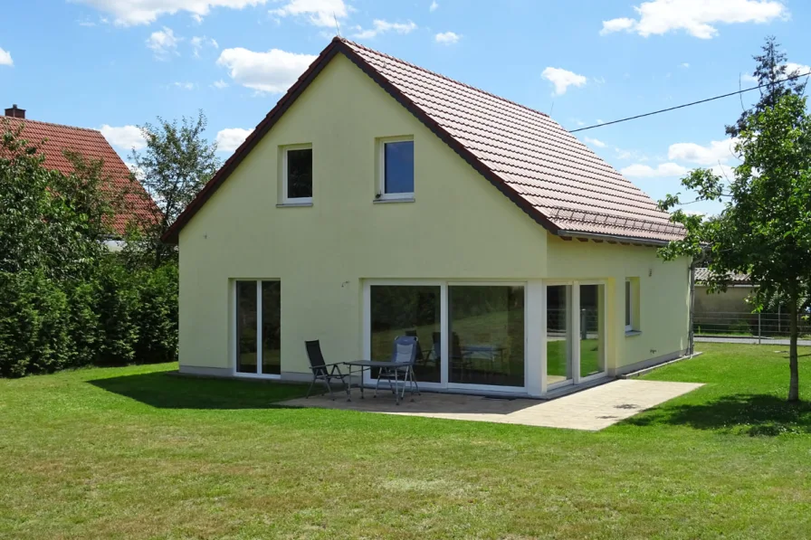 Ansicht Haus - Haus kaufen in Schönfeld/Liega - Platz für Kinder, Hund oder Katze!