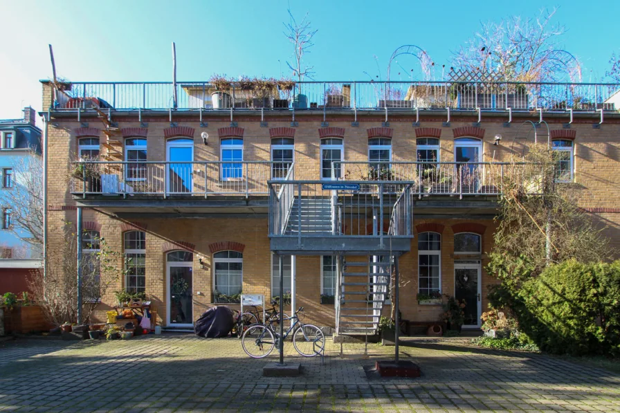 Hinterhaus - Wohnung kaufen in Dresden - 3-Zimmer-Wohnung im Hinterhaus - Sanierter Altbau in Löbtau