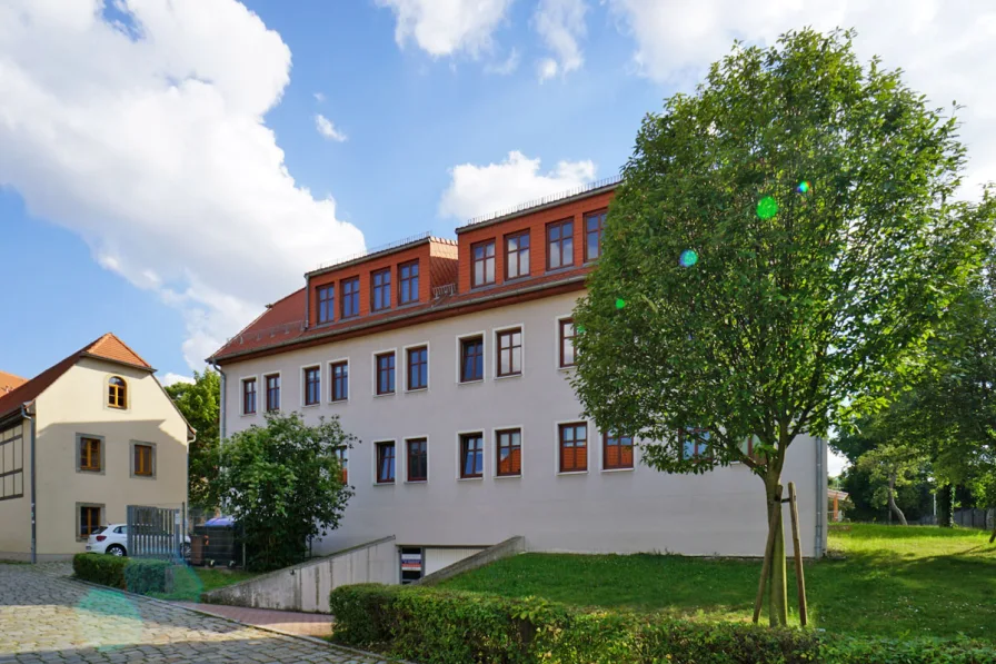 Garageneinfahrt - Garage/Stellplatz mieten in Dresden - PKW-Stellplatz in Campus-Nähe