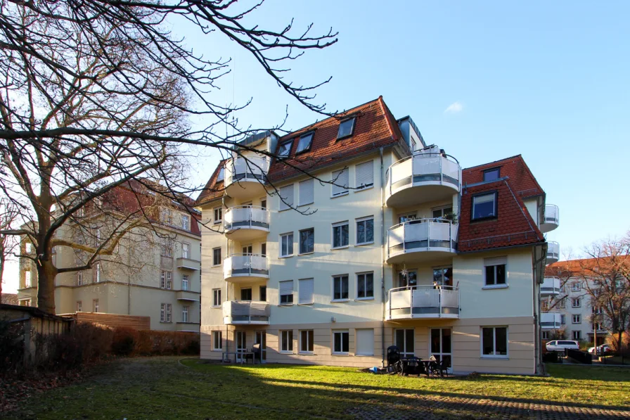 Rückwärtige Ansicht  - Wohnung kaufen in Dresden - Wohnung in TU-Nähe - BEZUGSFREI!