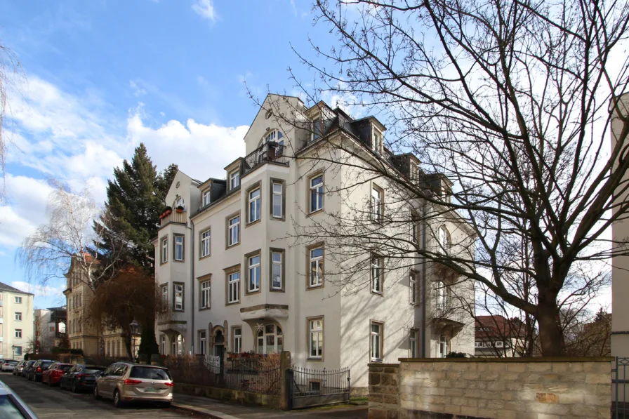 Hausansicht - Wohnung kaufen in Dresden - Maisonettewohnung in bester Lage