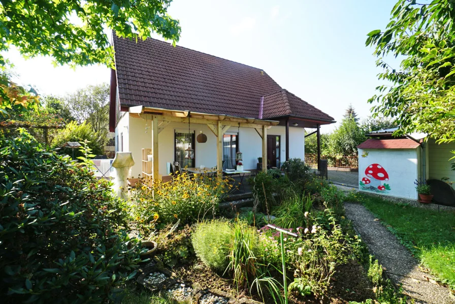 Ansicht Haus - Haus kaufen in Klipphausen - Kinder können in Ruhe spielen, die Eltern entspannen!